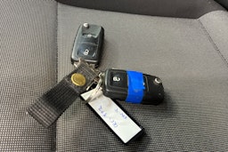 valkoinen Volkswagen Transporter 2016 kuva 28.