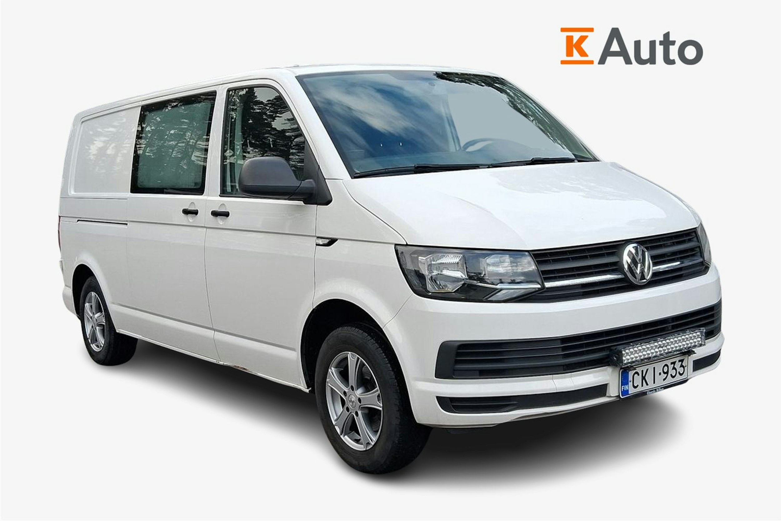 valkoinen Volkswagen Transporter 2016 kuva 1.
