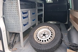 valkoinen Volkswagen Transporter 2016 kuva 10.