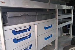 valkoinen Volkswagen Transporter 2016 kuva 11.