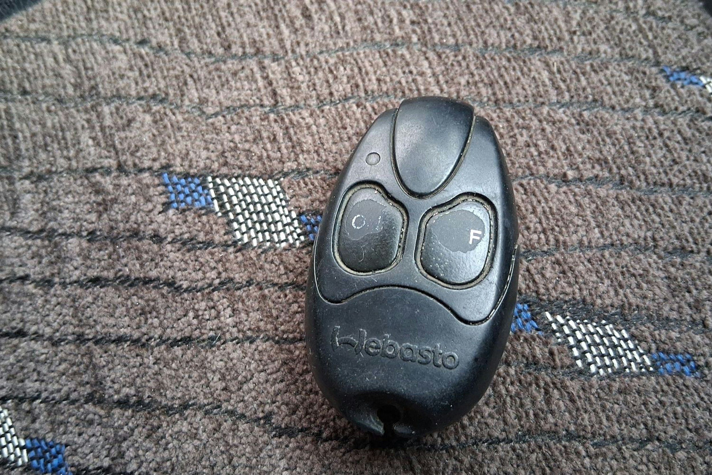 valkoinen Volkswagen Transporter 2016 kuva 17.