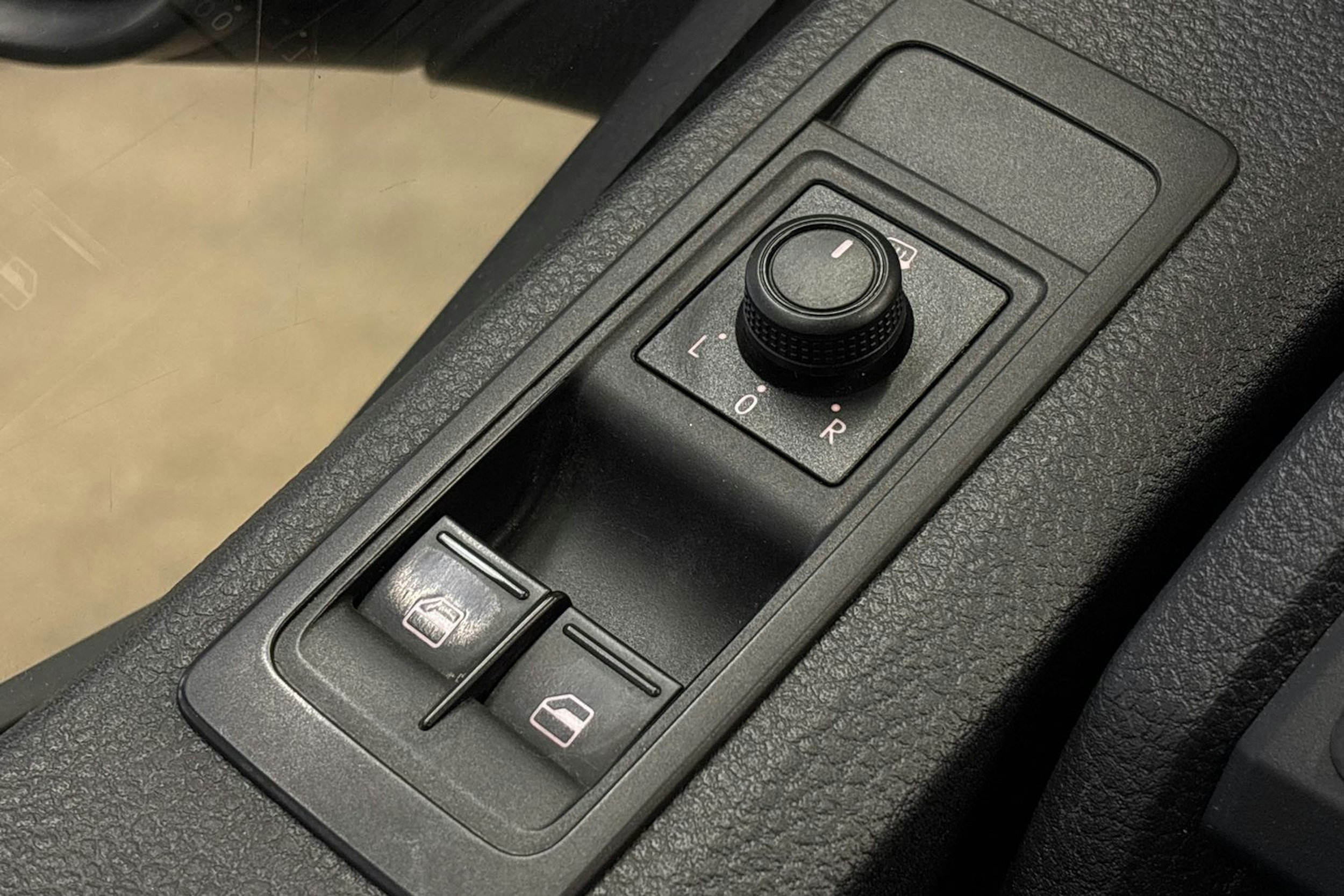 musta Volkswagen Transporter 2017 kuva 13.