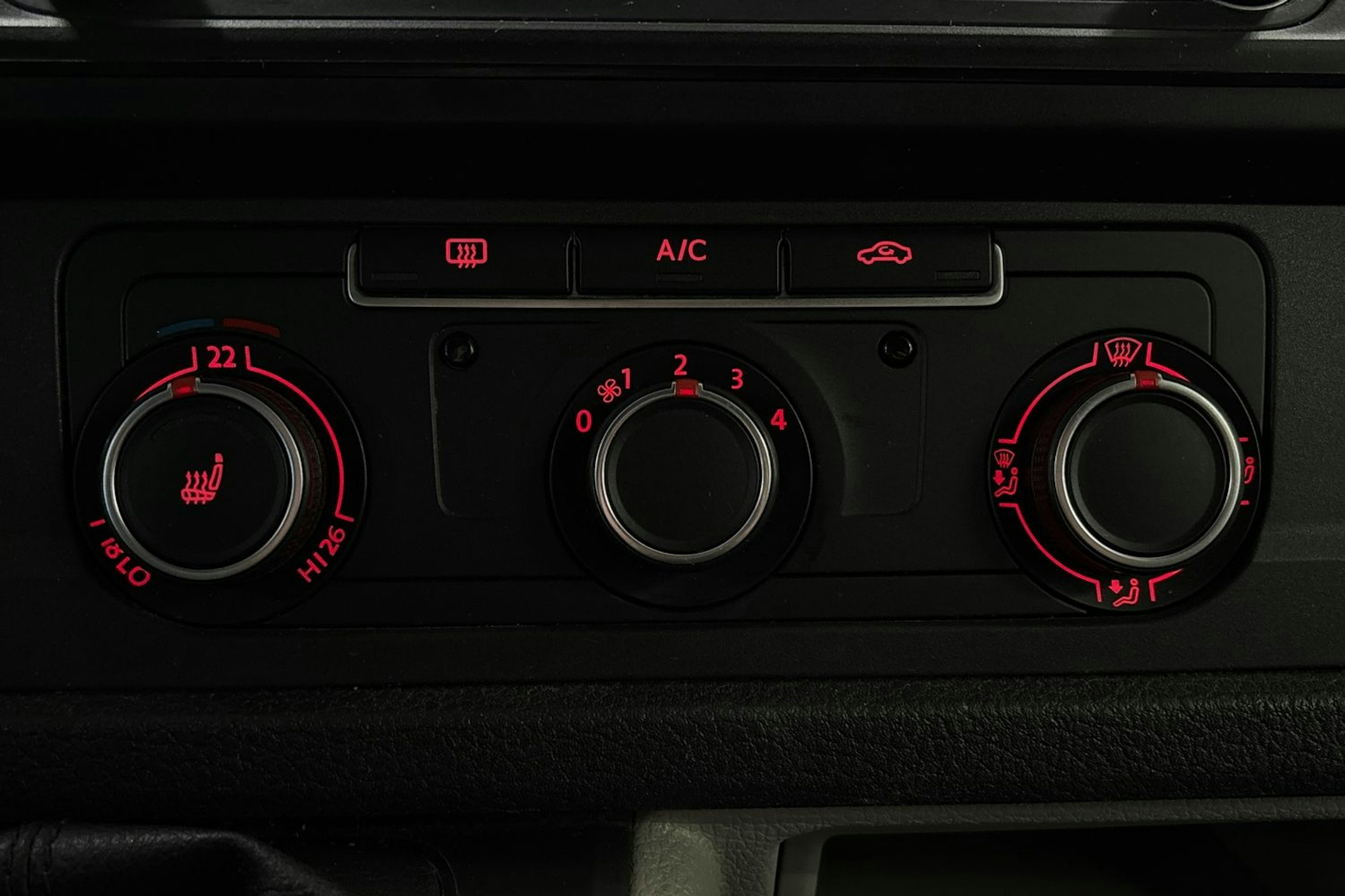 musta Volkswagen Transporter 2017 kuva 20.