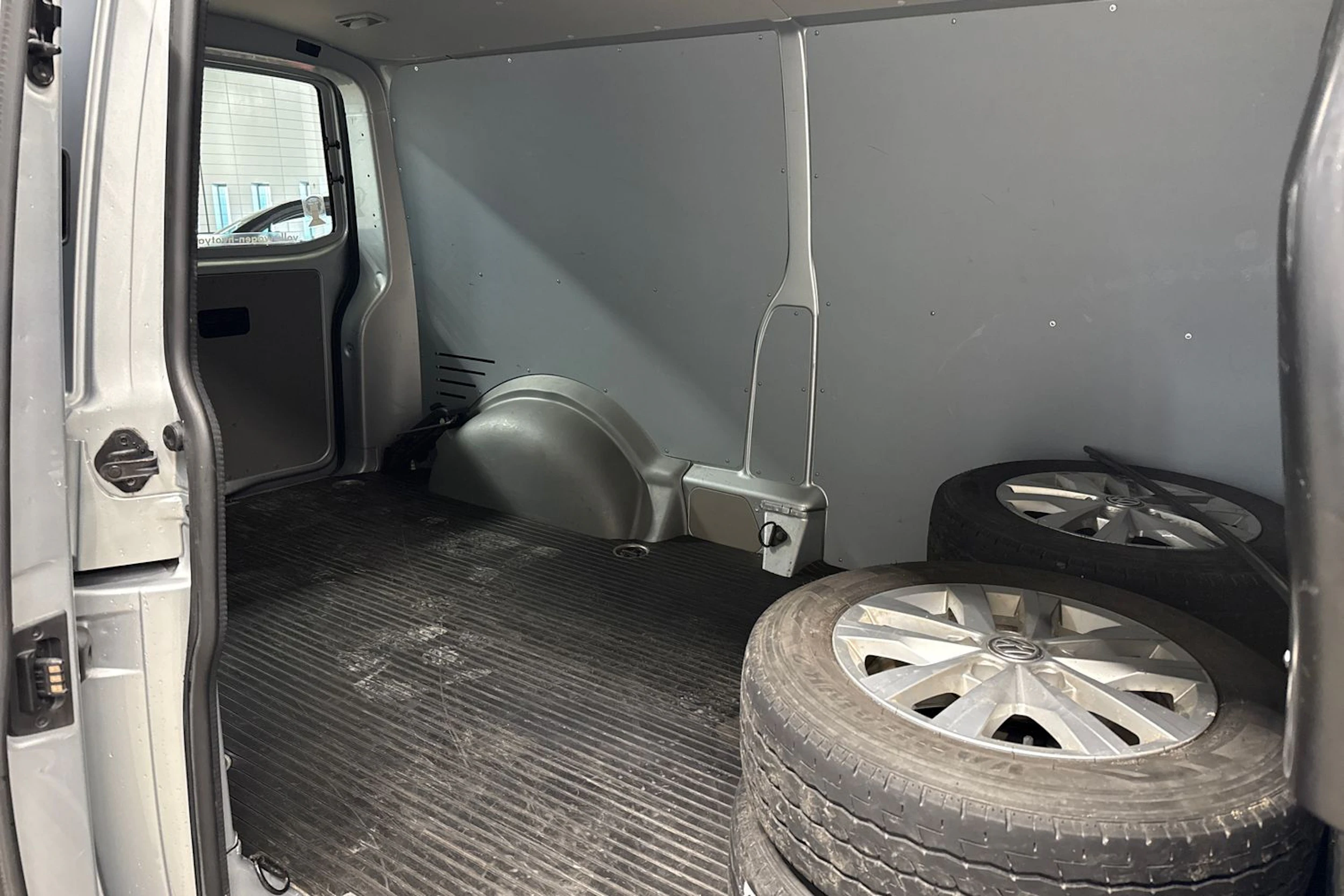 Hopea Volkswagen TRANSPORTER 2017 kuva 13.