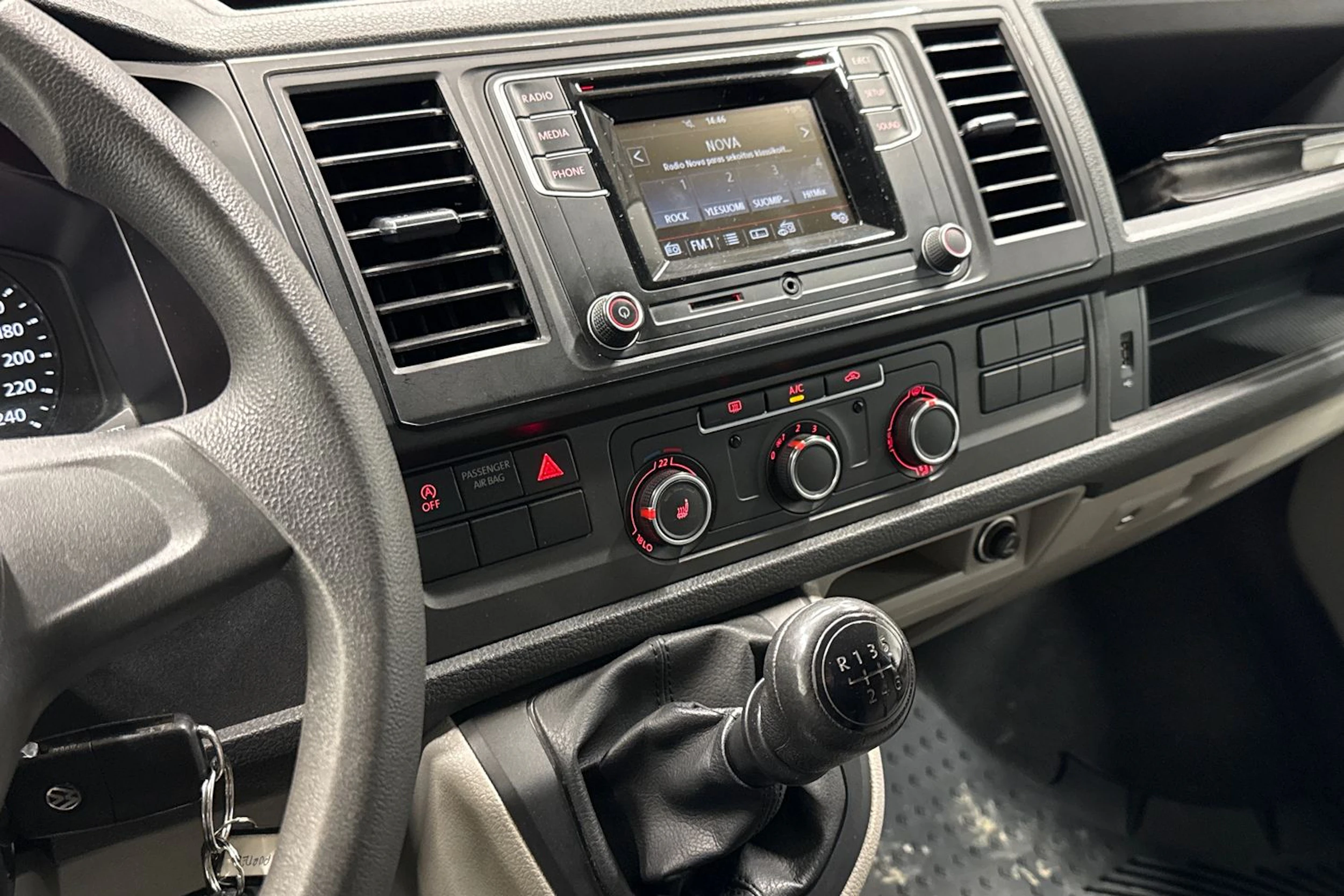 Hopea Volkswagen TRANSPORTER 2017 kuva 24.