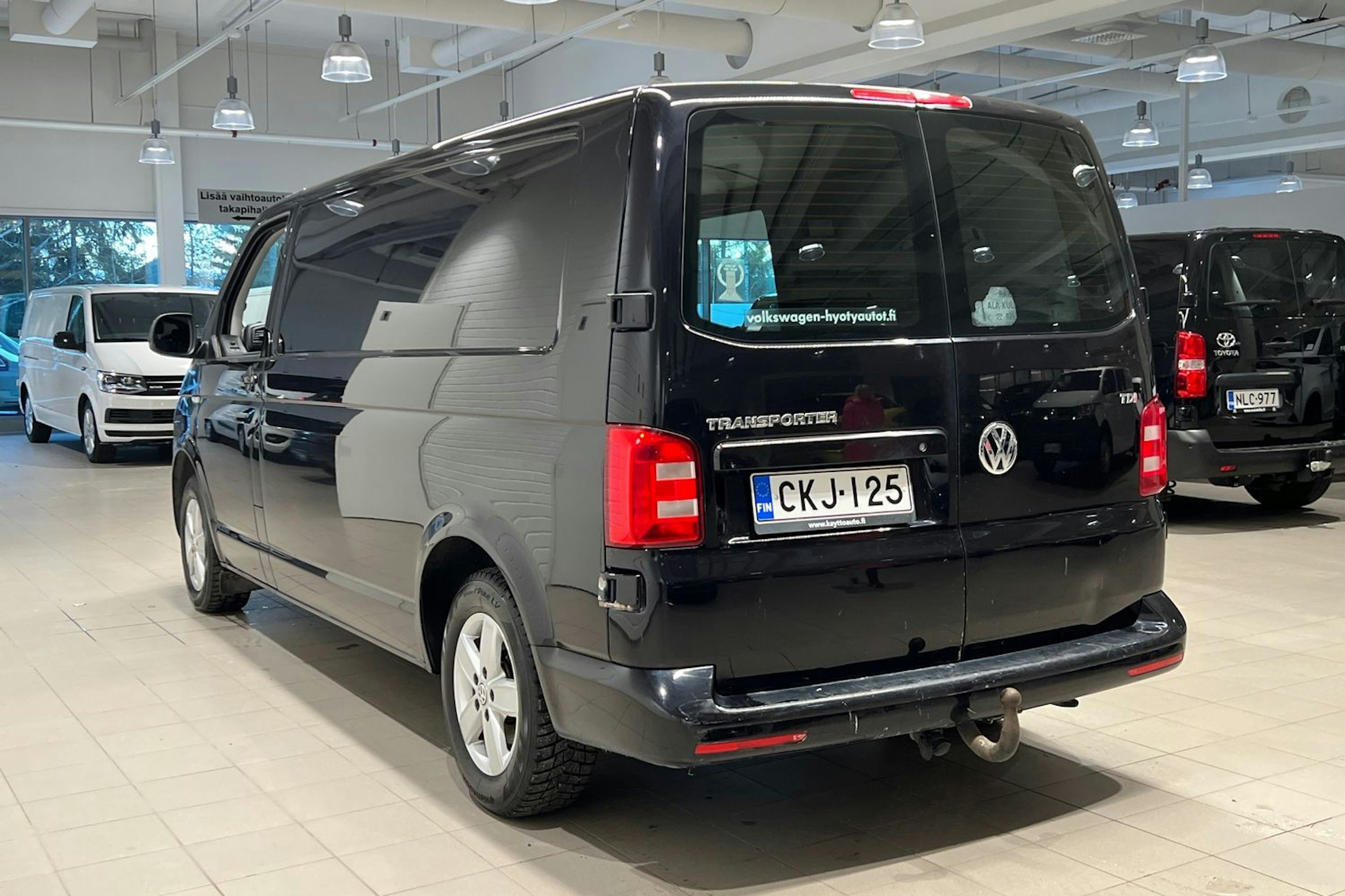 musta Volkswagen Transporter 2016 kuva 13.