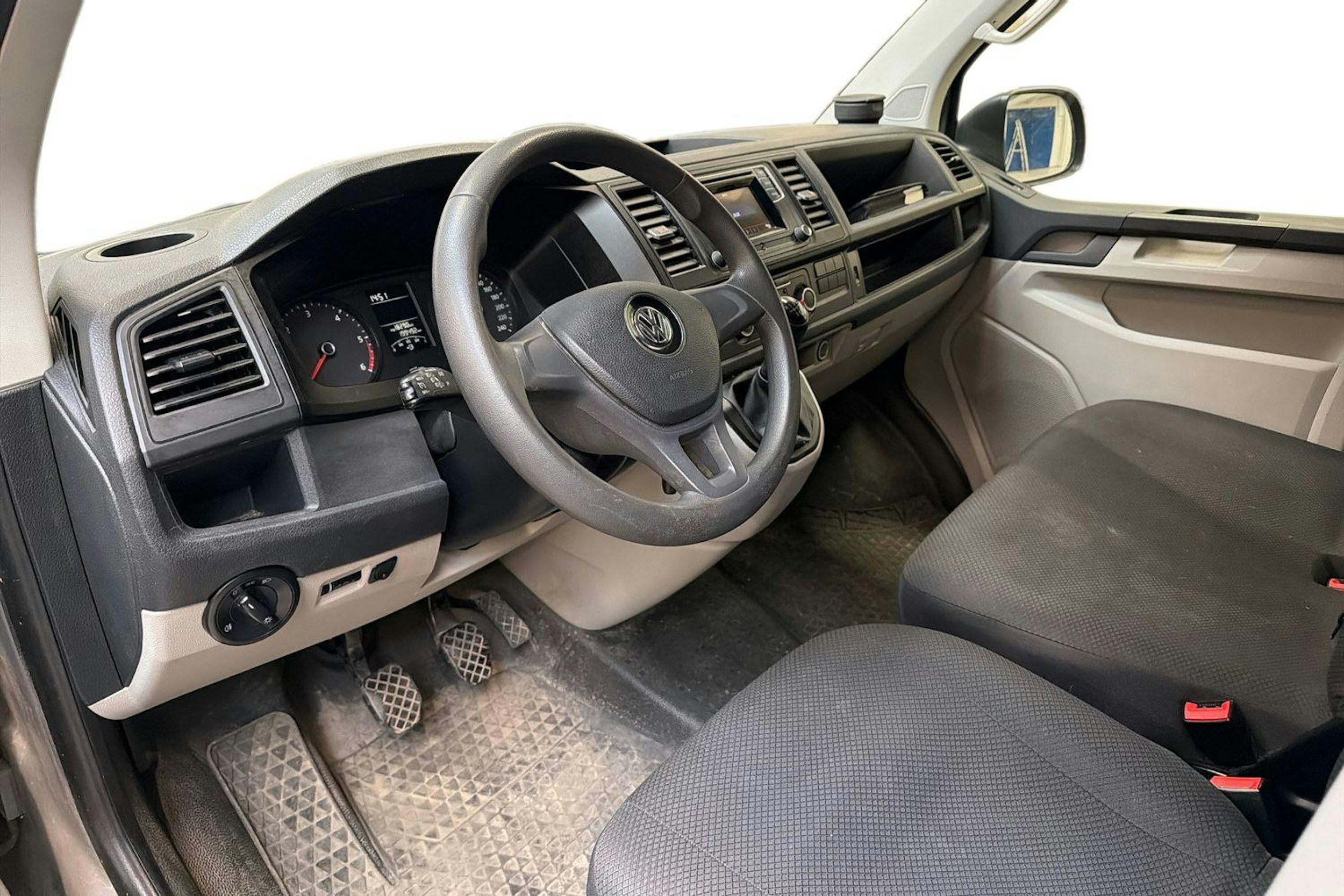 harmaa Volkswagen Transporter 2016 kuva 3.