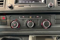 Musta Volkswagen TRANSPORTER 2016 kuva 21.