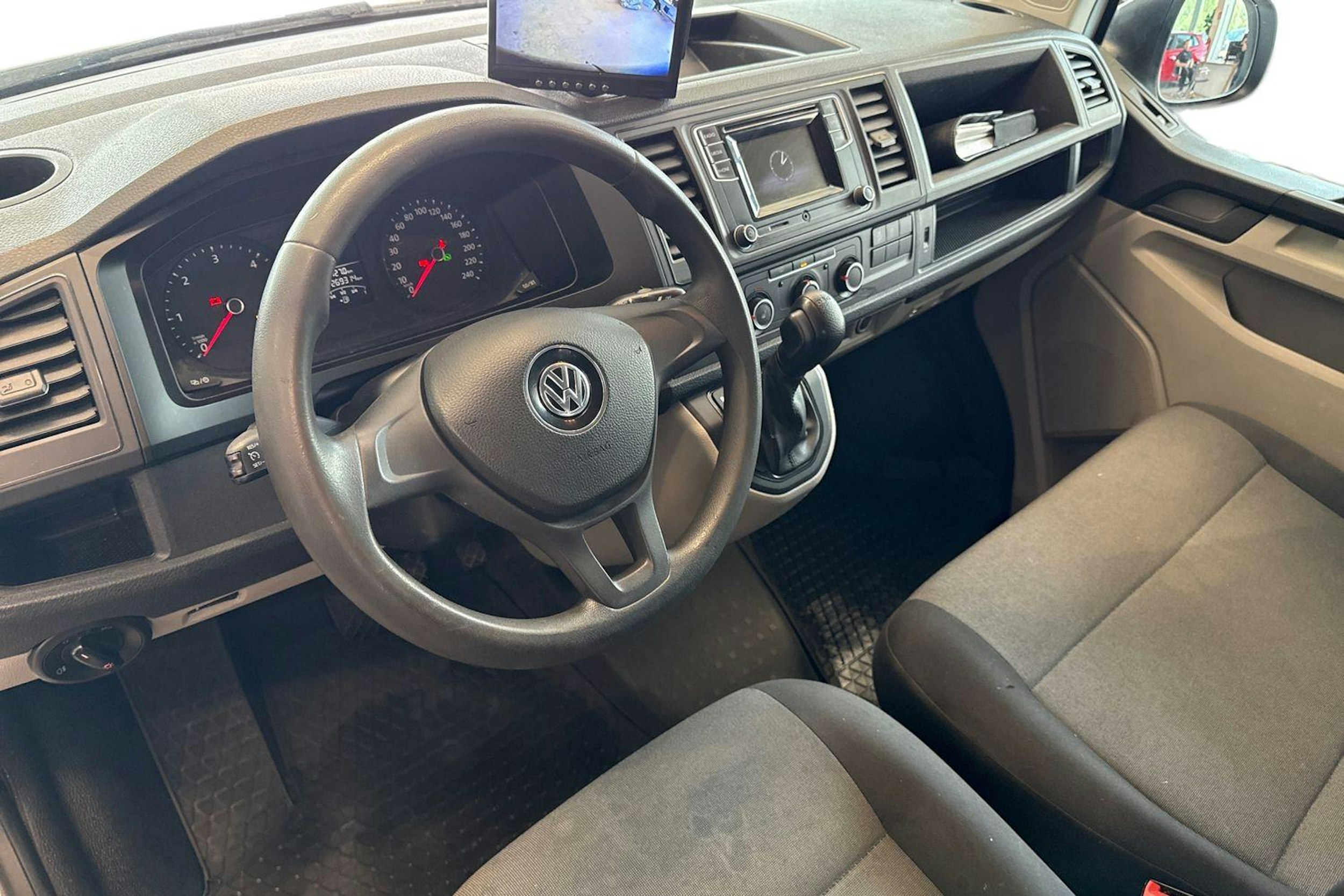 Valkoinen Volkswagen TRANSPORTER 2016 kuva 7.