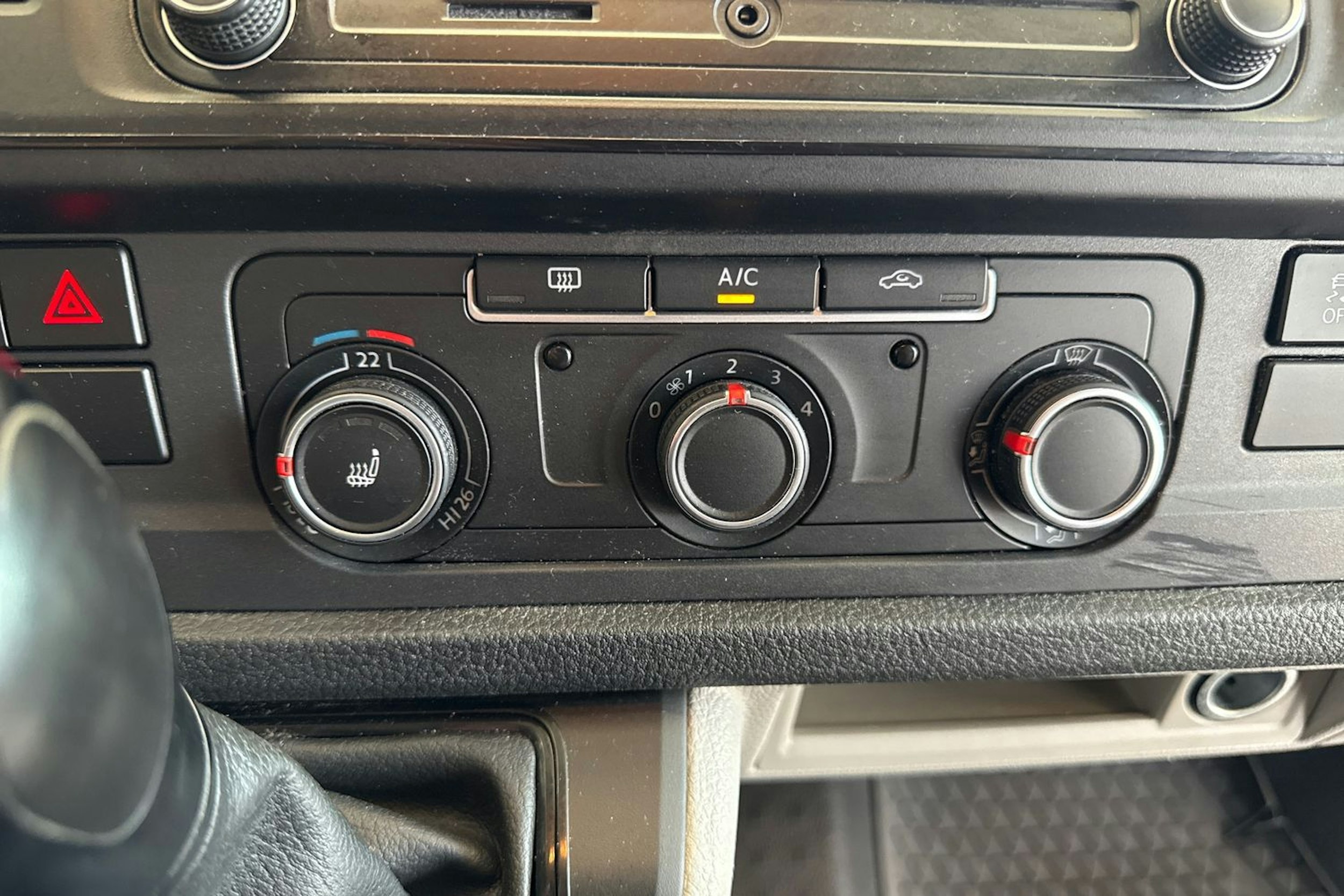 Valkoinen Volkswagen TRANSPORTER 2016 kuva 17.