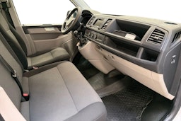 valkoinen Volkswagen Transporter 2017 kuva 11.