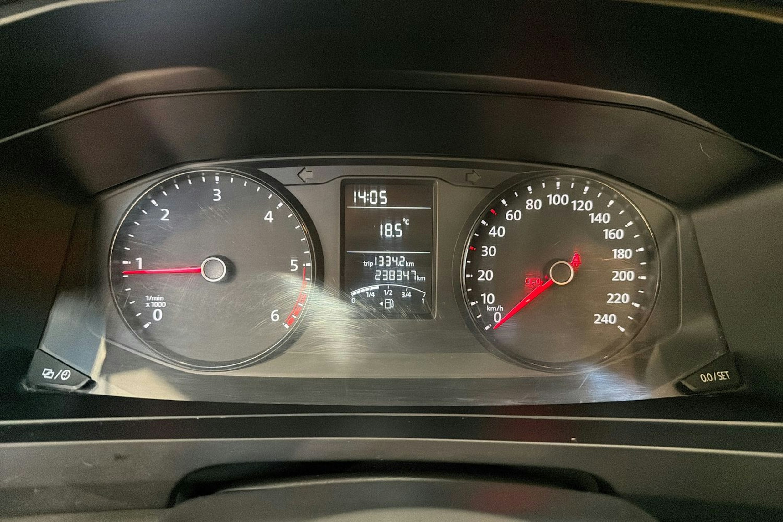 valkoinen Volkswagen Transporter 2017 kuva 13.