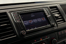 valkoinen Volkswagen Transporter 2016 kuva 13.