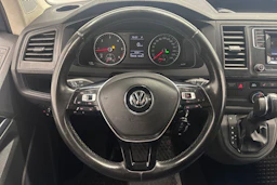 harmaa Volkswagen Transporter 2016 kuva 10.