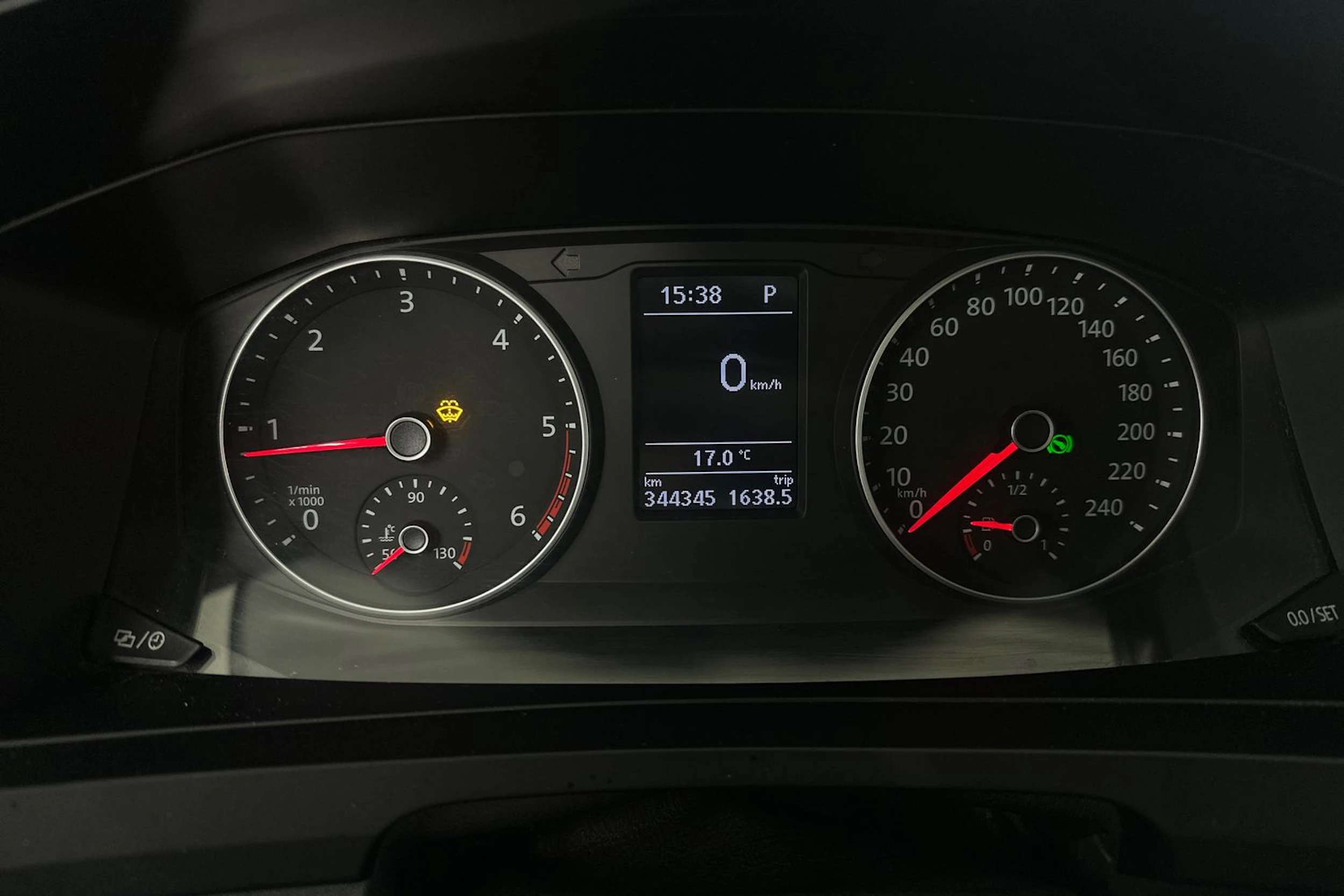 harmaa Volkswagen Transporter 2016 kuva 13.