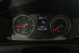 harmaa Volkswagen Transporter 2016 kuva 13.