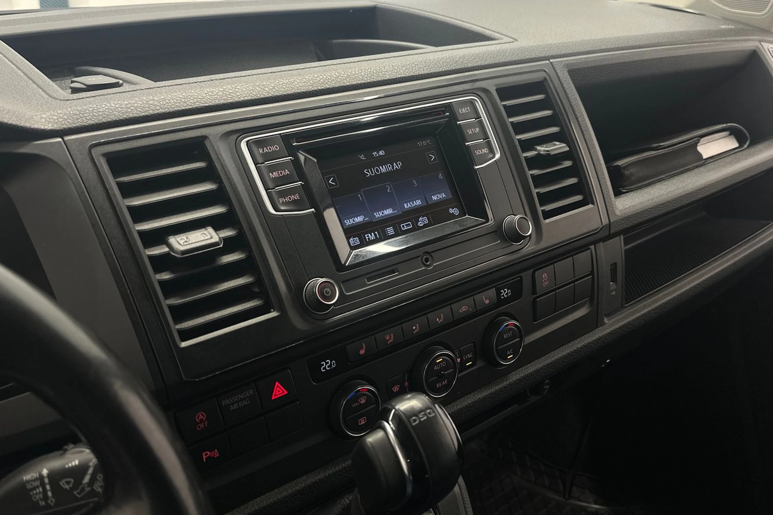 harmaa Volkswagen Transporter 2016 kuva 14.