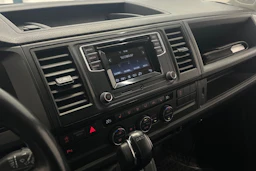 harmaa Volkswagen Transporter 2016 kuva 14.