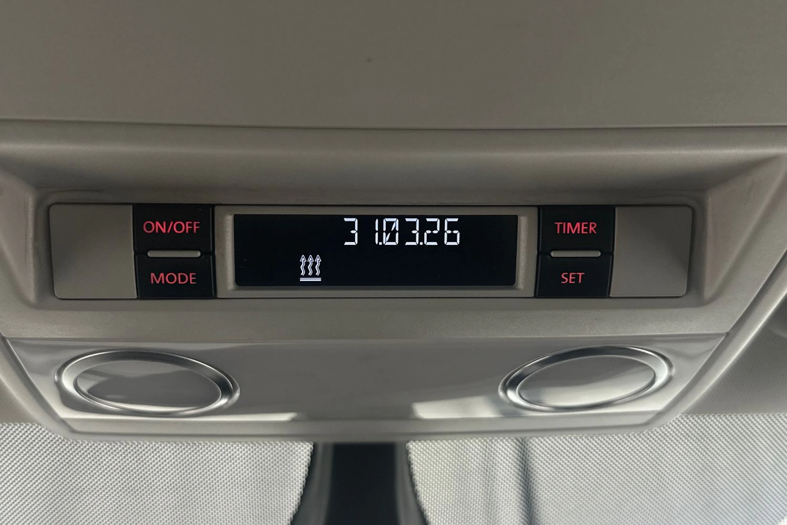 harmaa Volkswagen Transporter 2016 kuva 16.