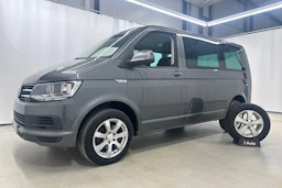 harmaa Volkswagen Transporter 2016 kuva 19.