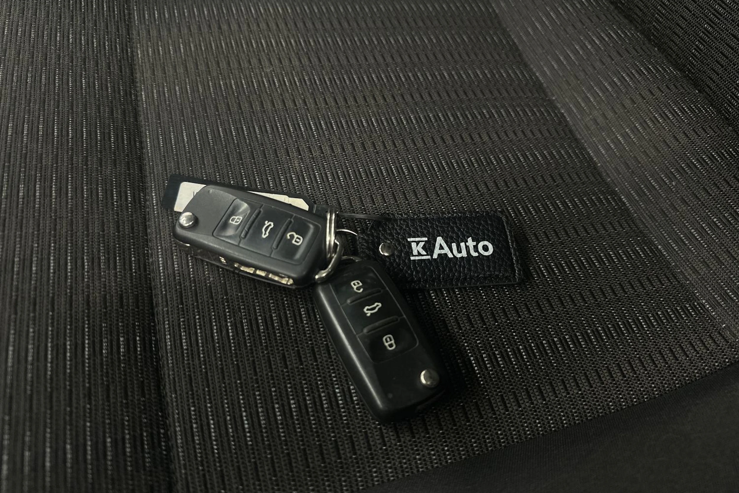 harmaa Volkswagen Transporter 2016 kuva 20.