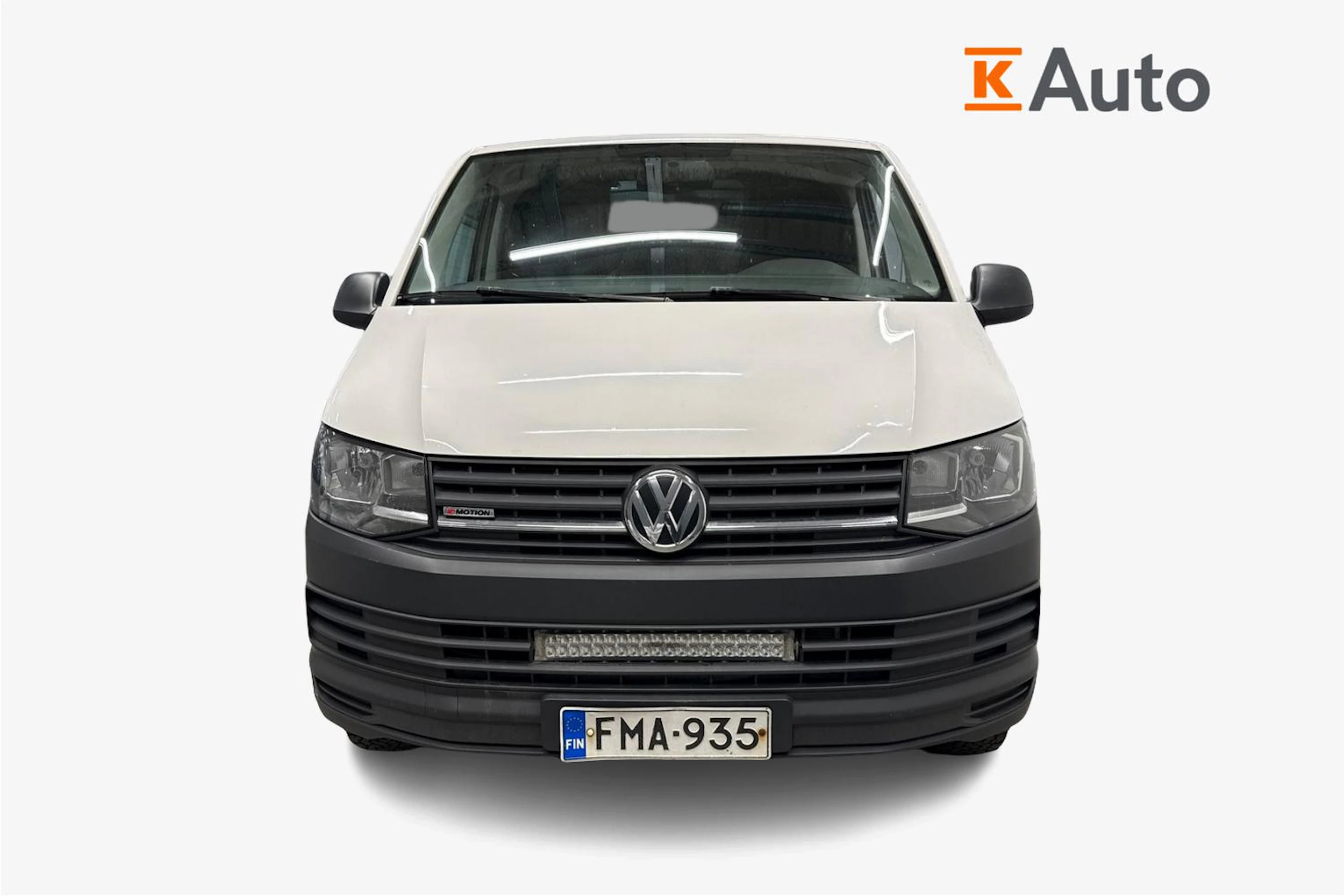 valkoinen Volkswagen Transporter 2016 kuva 5.