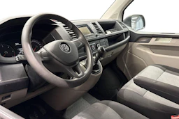 valkoinen Volkswagen Transporter 2016 kuva 8.