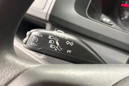 valkoinen Volkswagen Transporter 2016 kuva 16.