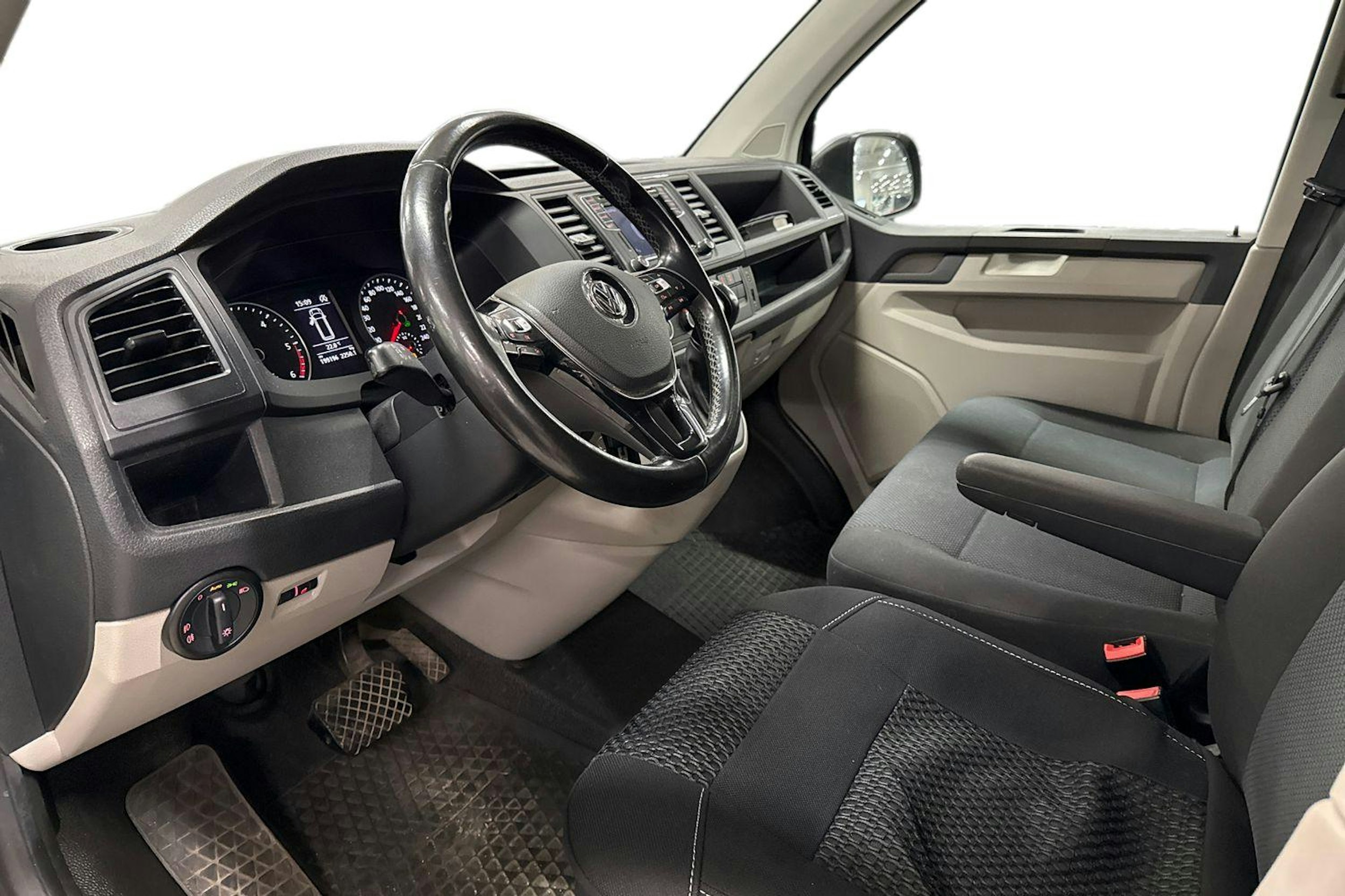 Musta Volkswagen TRANSPORTER 2016 kuva 3.
