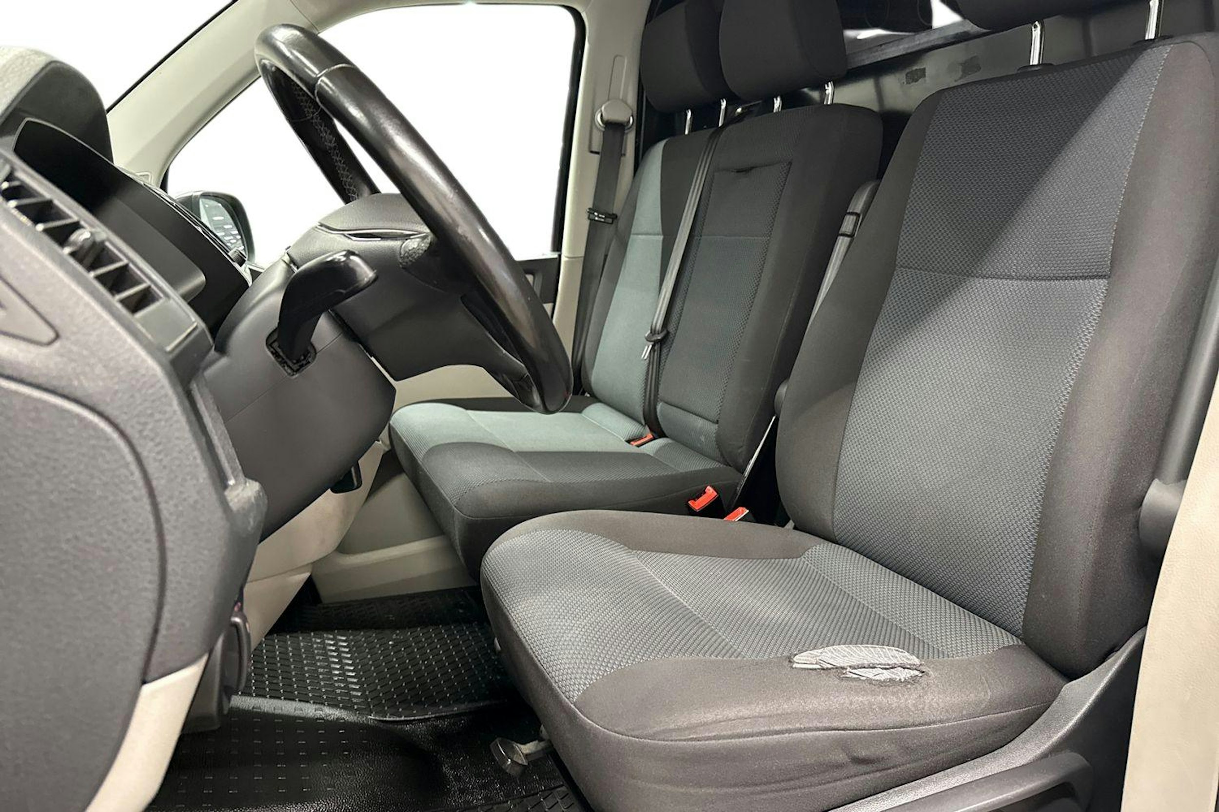 Musta Volkswagen TRANSPORTER 2016 kuva 7.