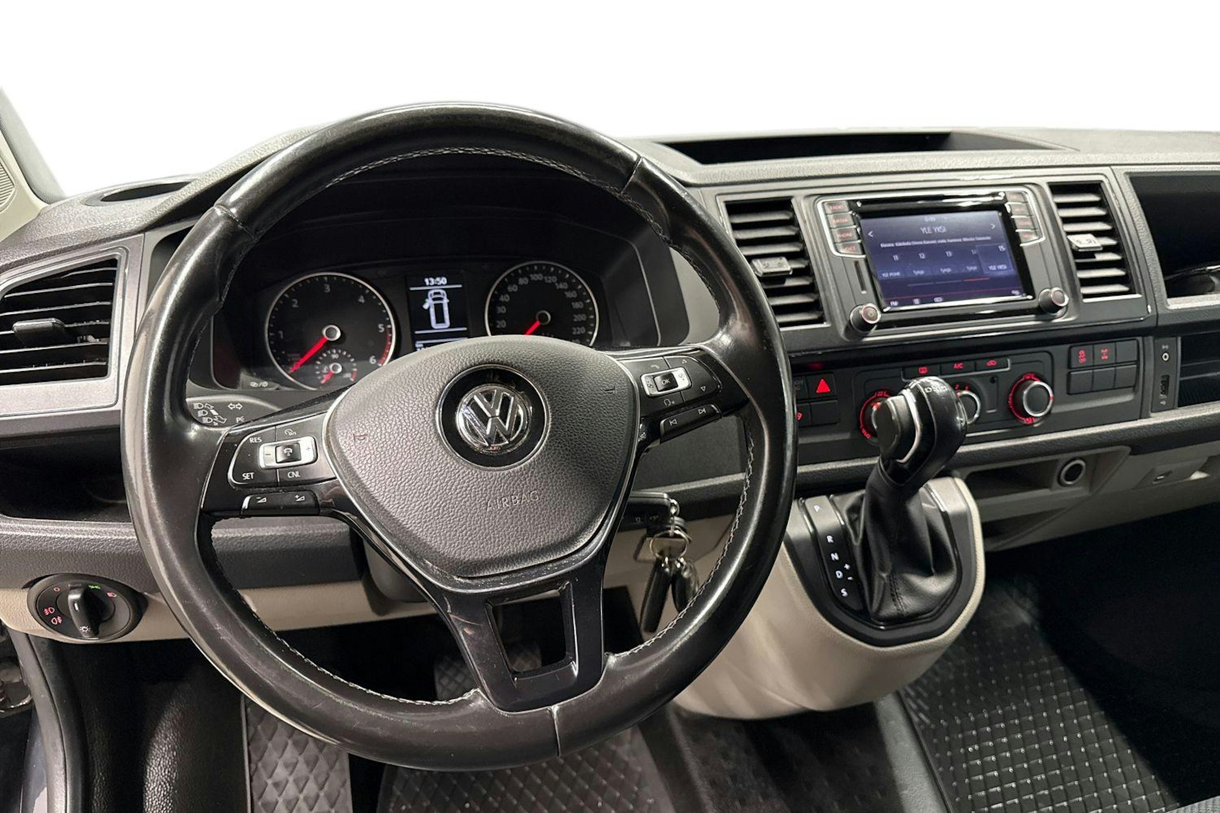 Musta Volkswagen TRANSPORTER 2016 kuva 9.