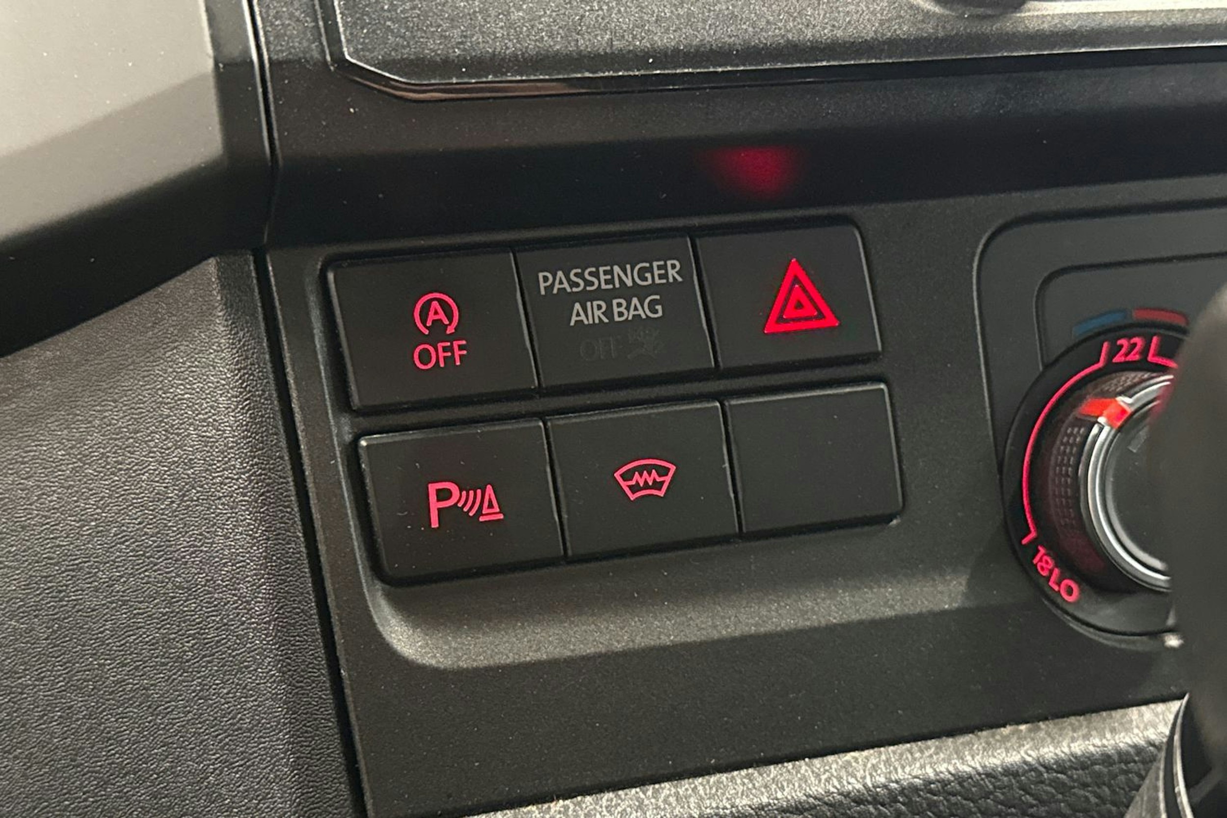 Musta Volkswagen TRANSPORTER 2016 kuva 17.