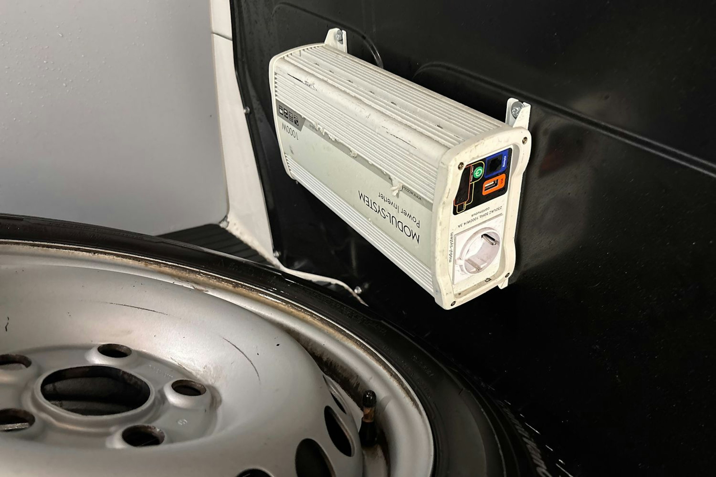 valkoinen Volkswagen Transporter 2017 kuva 15.