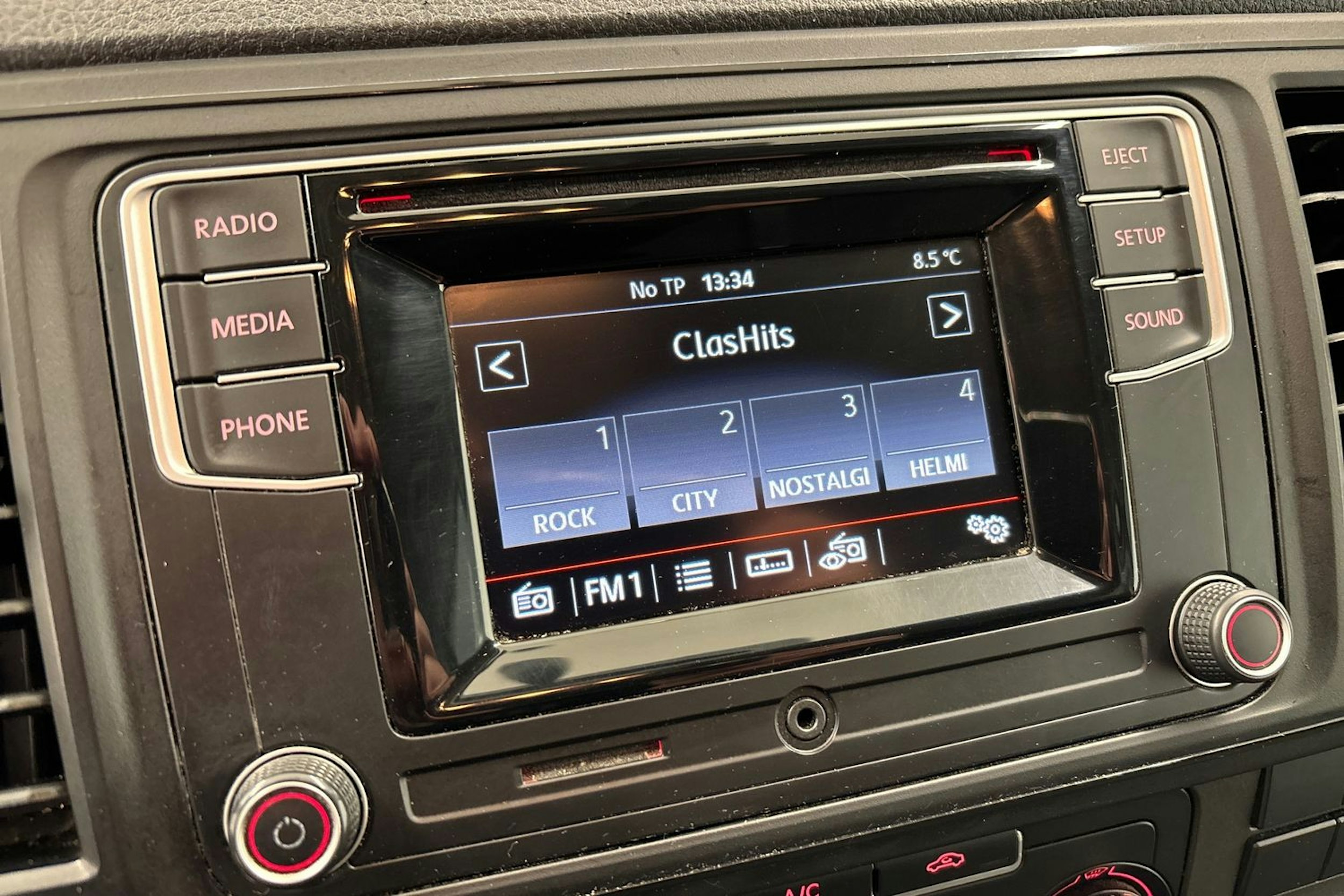 valkoinen Volkswagen Transporter 2017 kuva 21.