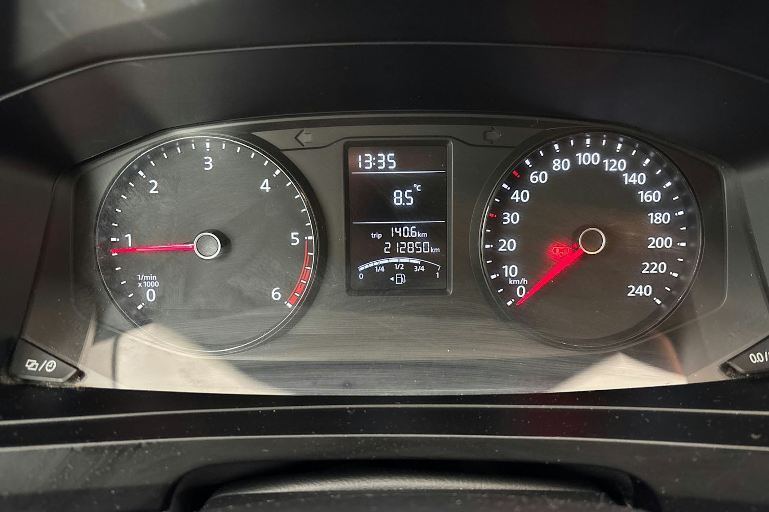 valkoinen Volkswagen Transporter 2017 kuva 23.