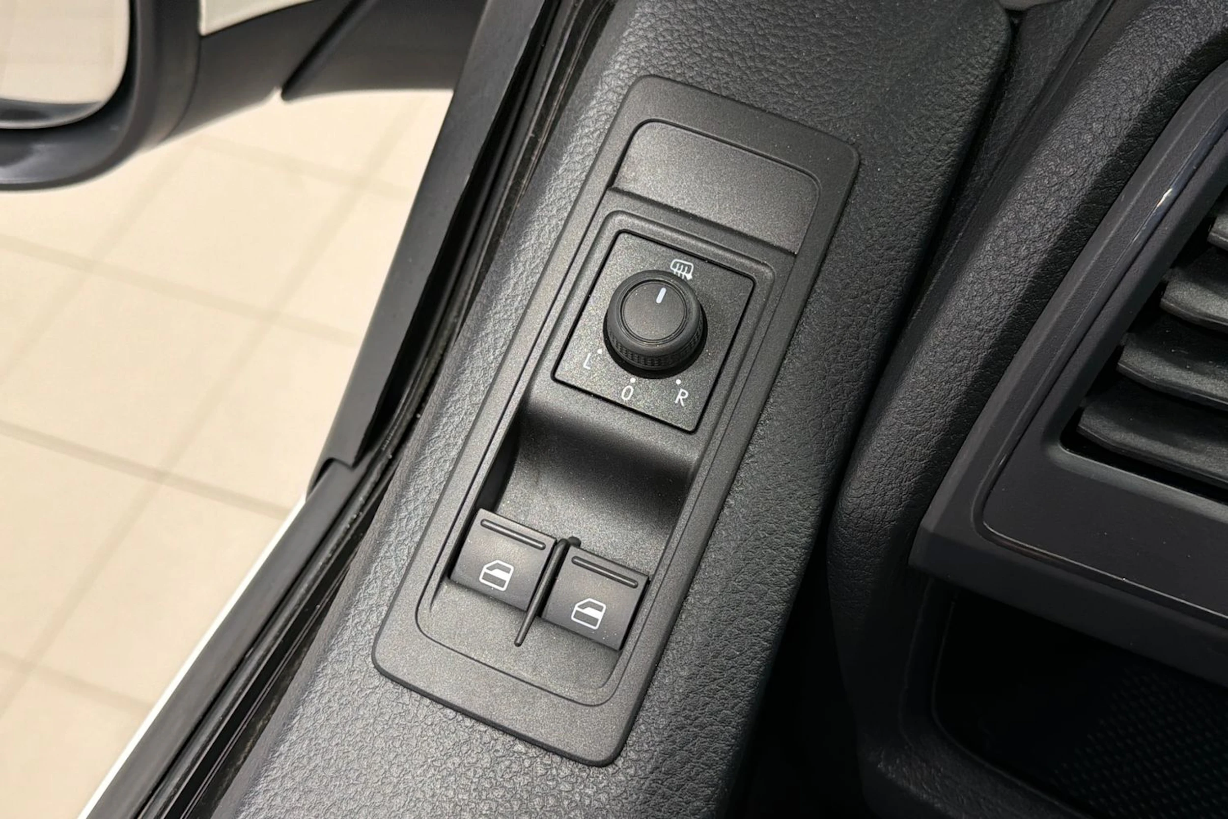 valkoinen Volkswagen Transporter 2017 kuva 11.
