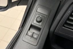 valkoinen Volkswagen Transporter 2017 kuva 11.
