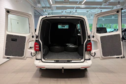 valkoinen Volkswagen Transporter 2017 kuva 26.