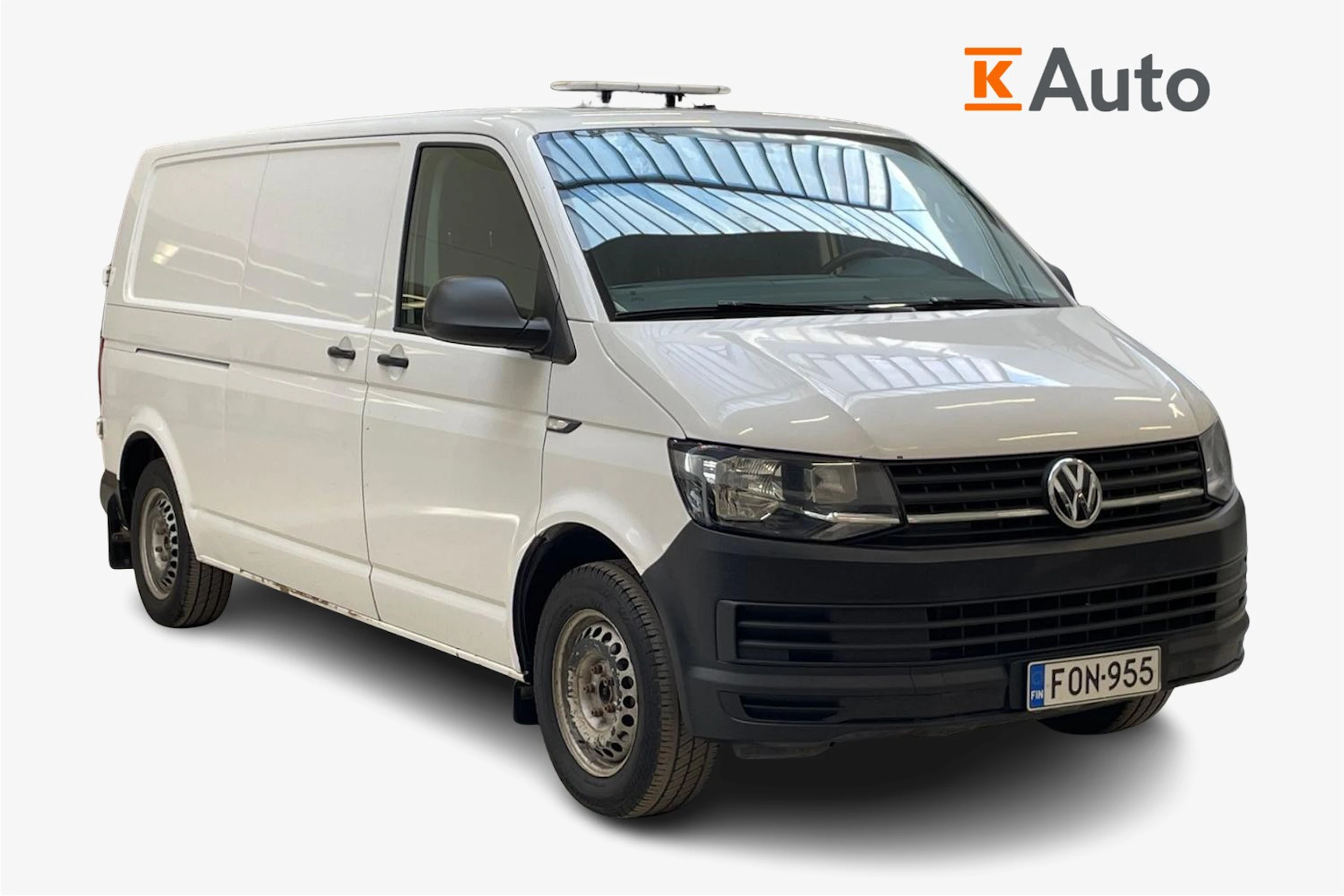 valkoinen Volkswagen Transporter 2016 kuva 1.