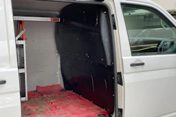 valkoinen Volkswagen Transporter 2016 kuva 14.