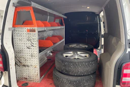 valkoinen Volkswagen Transporter 2016 kuva 16.