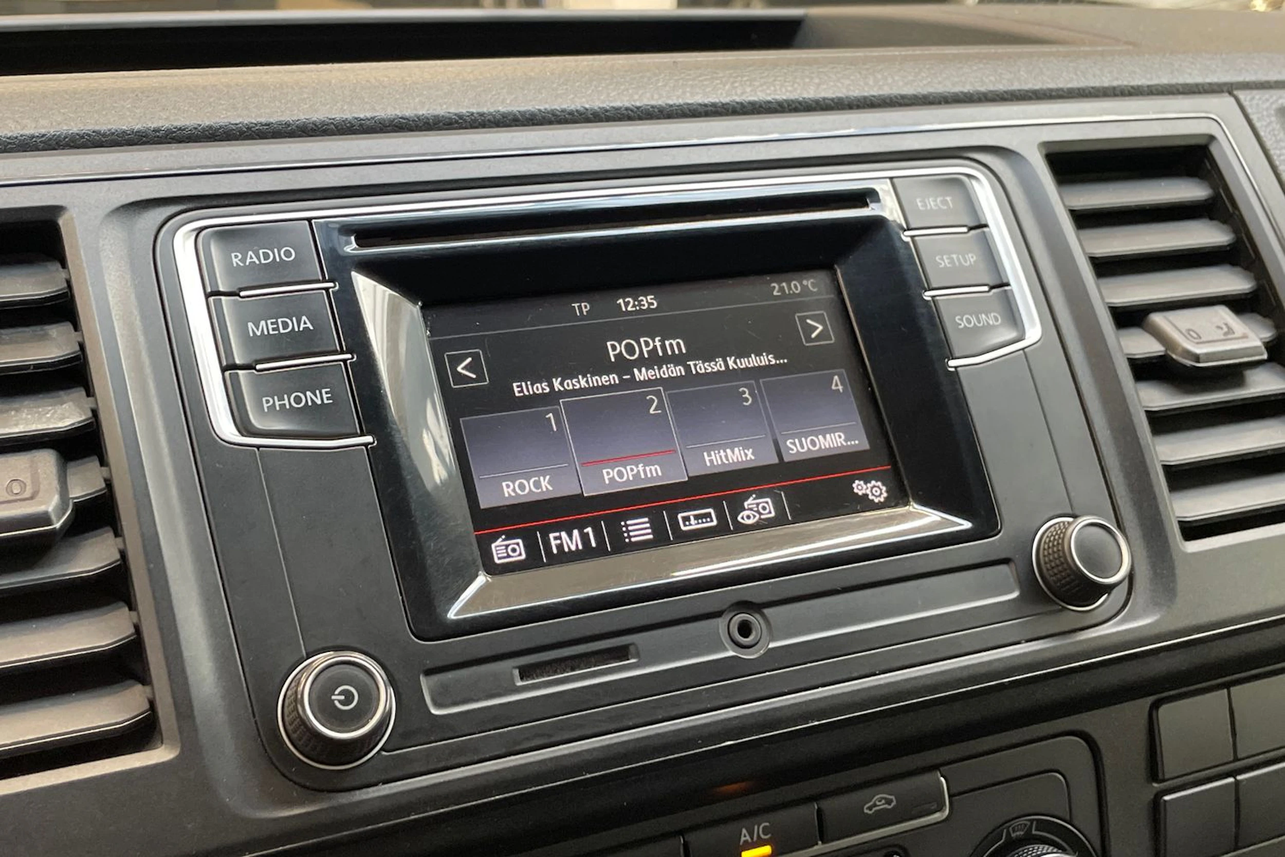 valkoinen Volkswagen Transporter 2016 kuva 22.