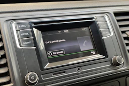 valkoinen Volkswagen Transporter 2016 kuva 24.