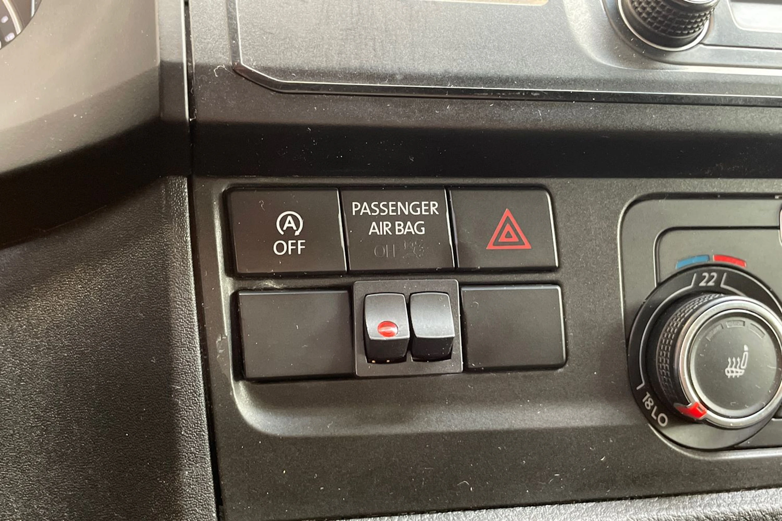 valkoinen Volkswagen Transporter 2016 kuva 28.