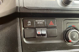 valkoinen Volkswagen Transporter 2016 kuva 28.