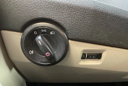 valkoinen Volkswagen Transporter 2016 kuva 29.