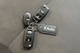 valkoinen Volkswagen Transporter 2016 kuva 32.