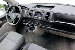 valkoinen Volkswagen Transporter 2016 kuva 9.
