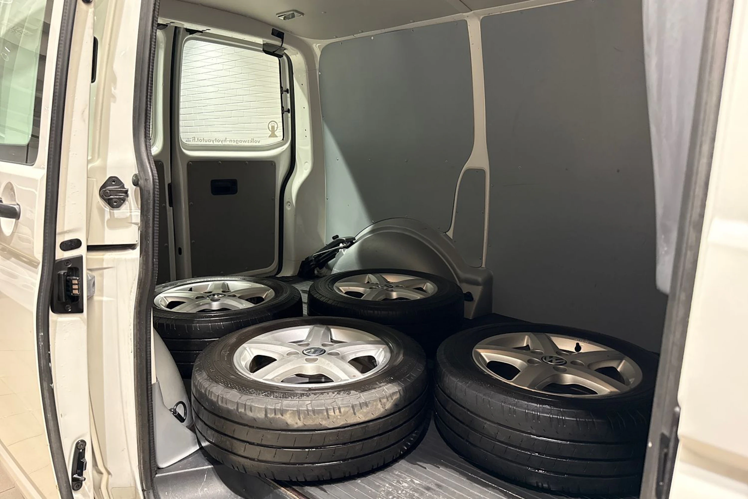 Valkoinen Volkswagen TRANSPORTER 2016 kuva 14.