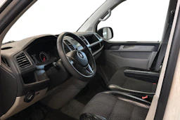 valkoinen Volkswagen Transporter 2016 kuva 3.